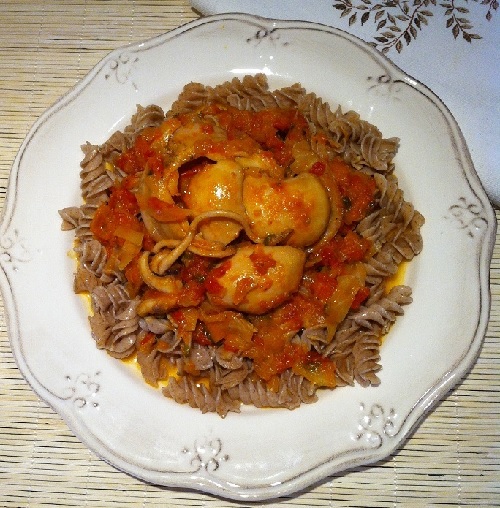 Cuttlefish with cabbage and Cretan Ouzo 