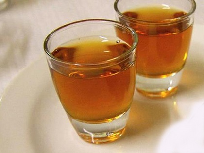 Cretan Raki & Honey - Rakomelo