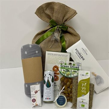 Cozy Winter Delights Gift Box