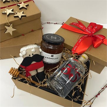 Sifalio, the Merry Cretan: Tsikoudia and Honey for Merry Christmas Gift Box