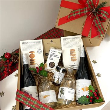 Tsikoudia Wines Lyraraki and Christmas Treats