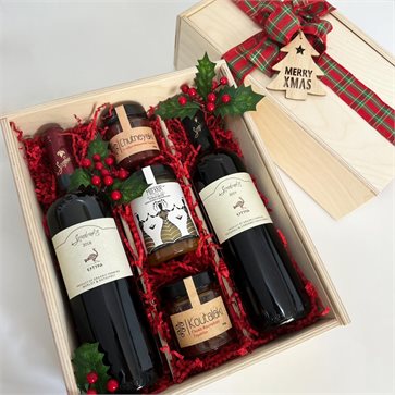 “Merry Merry Christmas” Χριστουγεννιάτικο Κουτί Δώρου σε καλάθι από φυσική γιούτα