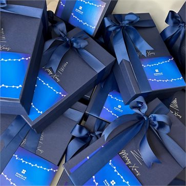 Μπλε Κουτί με Ασημοτυπία Χριστουγεννιάτικο Εταιρικό Δώρο